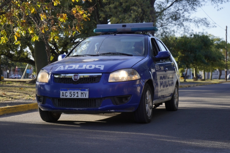 1159_movil-policial-de-dia.jpg