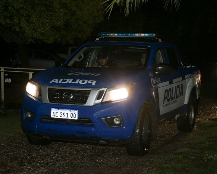 171_policia-de-noche.jpg