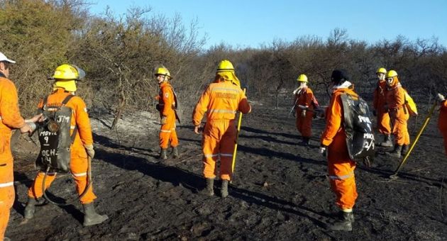 0_bomberos-guarda-de-cenizas.jpg