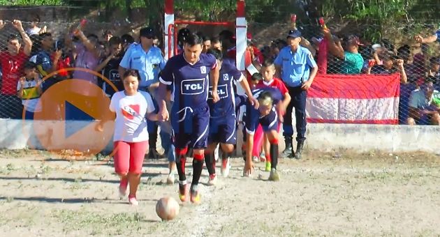 0_independiente-de-quilino-entra-a-la-cancha.jpg