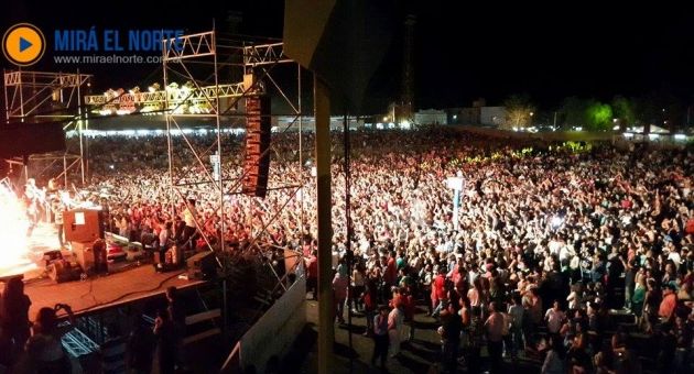 0_los-tekis-en-dean-funes-2015-estadio-lleno-festival.jpg