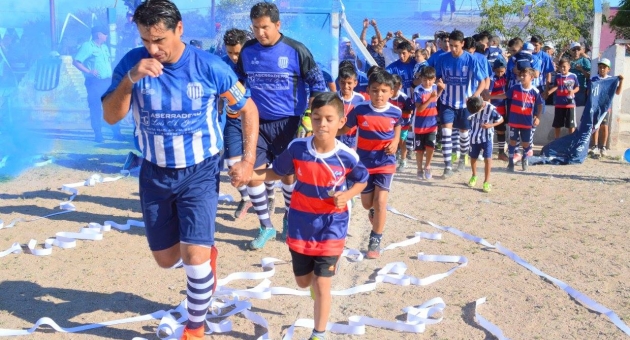 0_talleres-de-quilino-sale-a-la-cancha.jpg