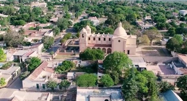 0_villa-tulumba-desde-el-aire-iglesia-y-pueblo.jpg