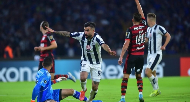 125_en-un-partidazo-talleres-y-flamengo-igualaron-2-2-en-el-kempes-por-copa-libertadores-ch.jpg