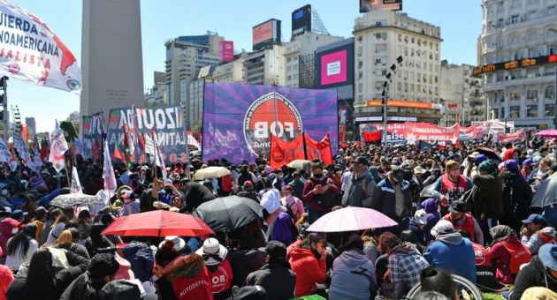 127_el-movimiento-piquetero-organiza-masiva-marcha-de-tres-d-as-ch.jpg