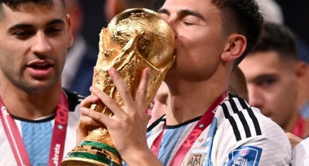 356_paulo-dybala-entreg-la-medalla-de-campe-n-del-mundo.jpg