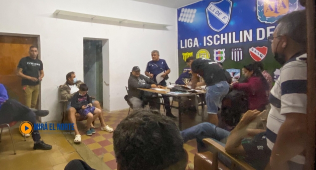 42_liga-ischilin-reunion-fallo-velez.jpg